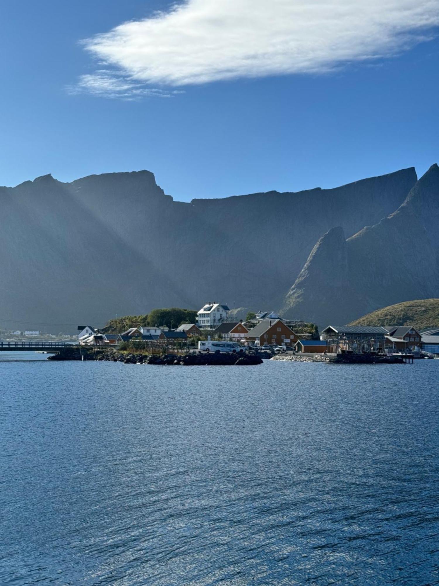 Hotel Toppoy Rorbuer Reine Exteriér fotografie